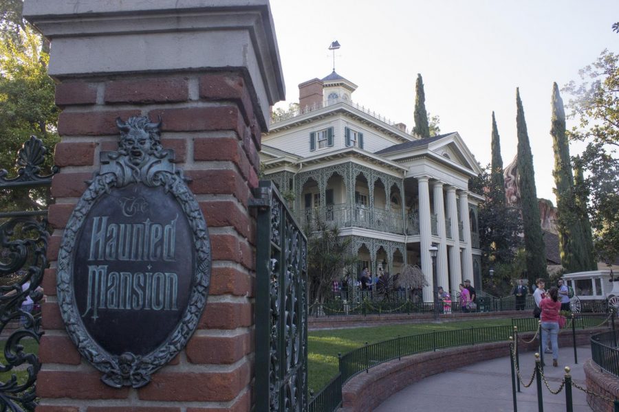 The+Disneyland+Haunted+House+entrance+at+Disneyland+California%2C+currently+closed+due+to+the+coronavirus+pandemic